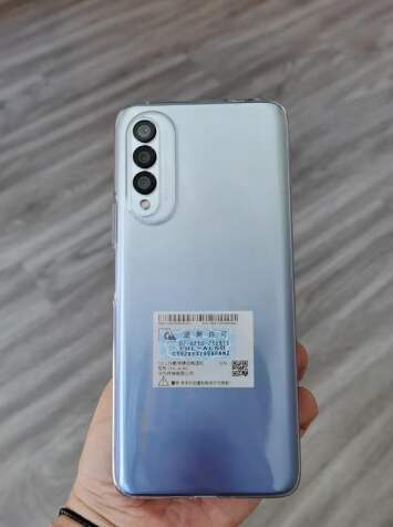 忍痛割爱公司国庆下发手机